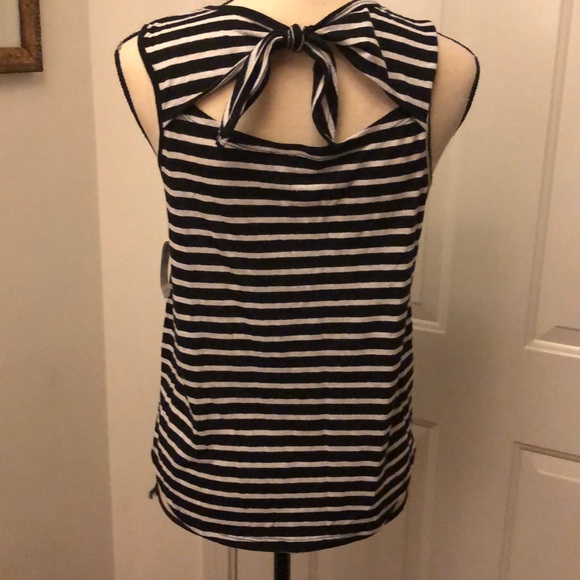NWT OLD NAVY SLEEVELESS TOP BLACK AND WHITE STRIPE - Picture 3 of 5